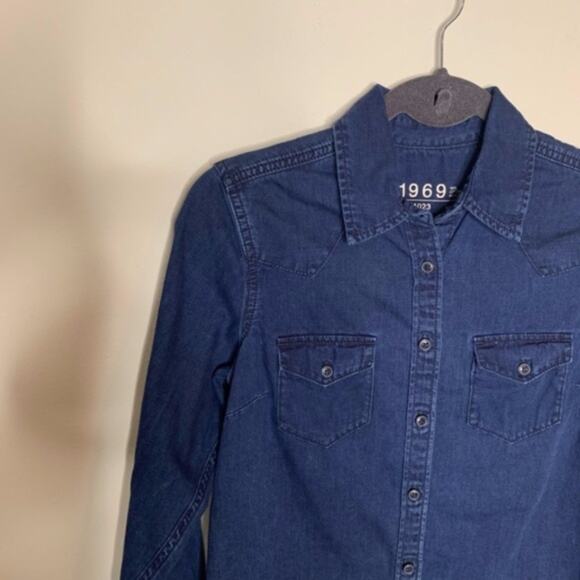 Gap Dark Wash Denim Classic Western Shirt Size XS - Picture 1 of 6